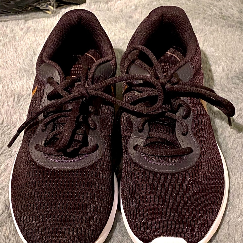 Nike women’s shoes